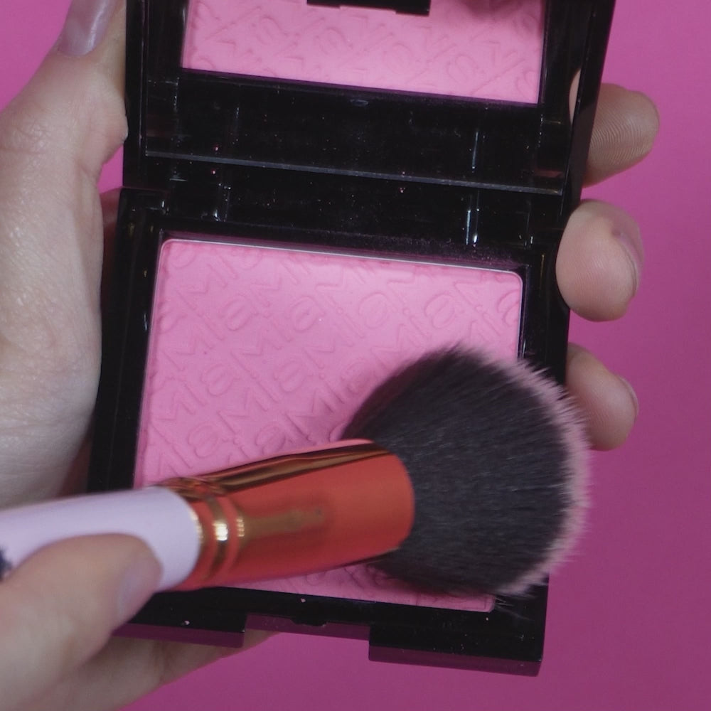 Charger la vidéo : CHEEK FREAK MATTE BLUSH