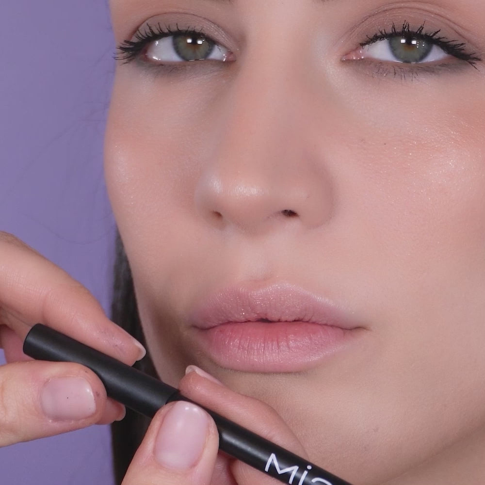 Charger la vidéo : GLAM FLOW LIPSTICK
