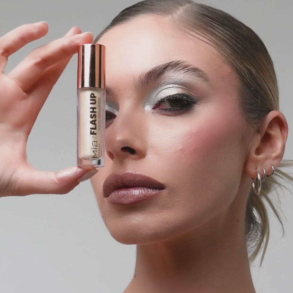 Charger la vidéo : FLASH UP LIQUID HIGHLIGHTER